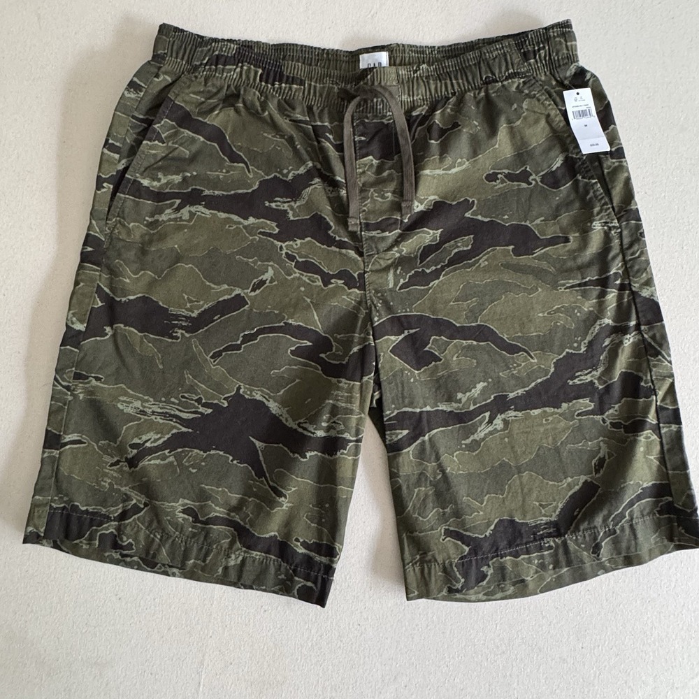 NWT Gap Size Medium Tiger Stripe Camo Shorts 9" Inseam Pull On Drawstring Multi